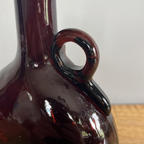 Vintage Deep Amber Handled Glass Decanter or Flagon - Picture 4 of 11